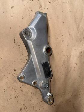 Honda 50701-410-000 77 78 Cb-750f Supersport Right Exhaust Pipe Mount