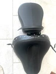 5050350 Harley Softail Heritage Classic Flstc 07 Complete Seat Original New. Fixed Price $600.00.
